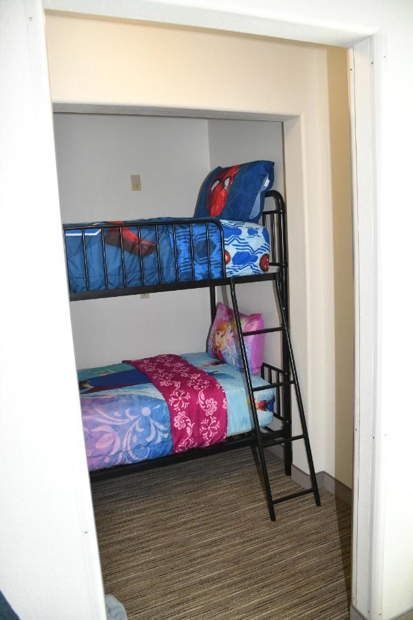 Holiday Inn Express Hotel & Suites Evanston By Ihg Εξωτερικό φωτογραφία