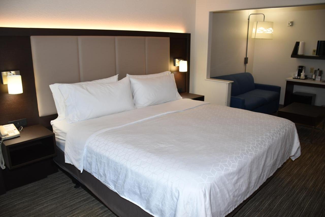 Holiday Inn Express Hotel & Suites Evanston By Ihg Εξωτερικό φωτογραφία