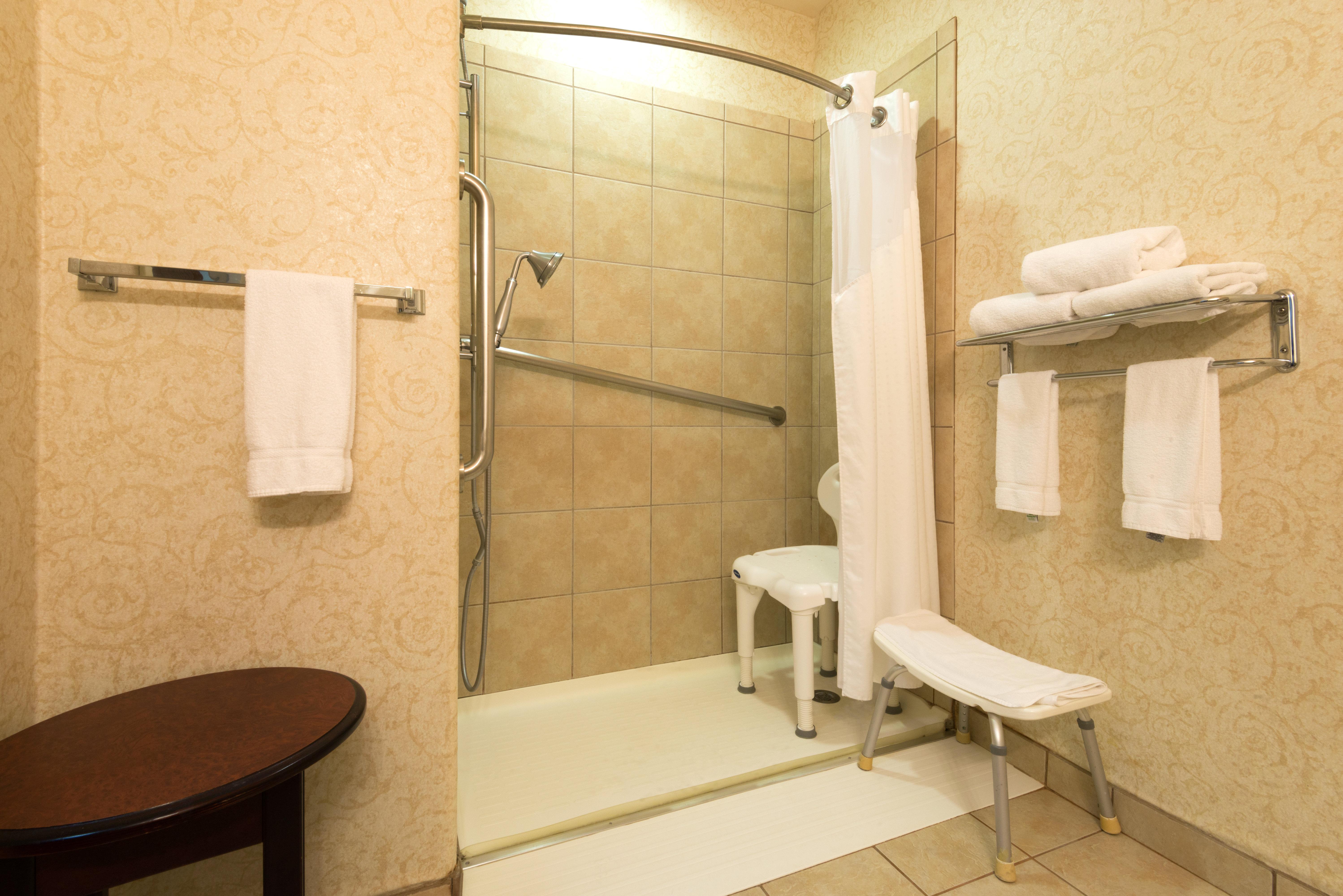 Holiday Inn Express Hotel & Suites Evanston By Ihg Εξωτερικό φωτογραφία