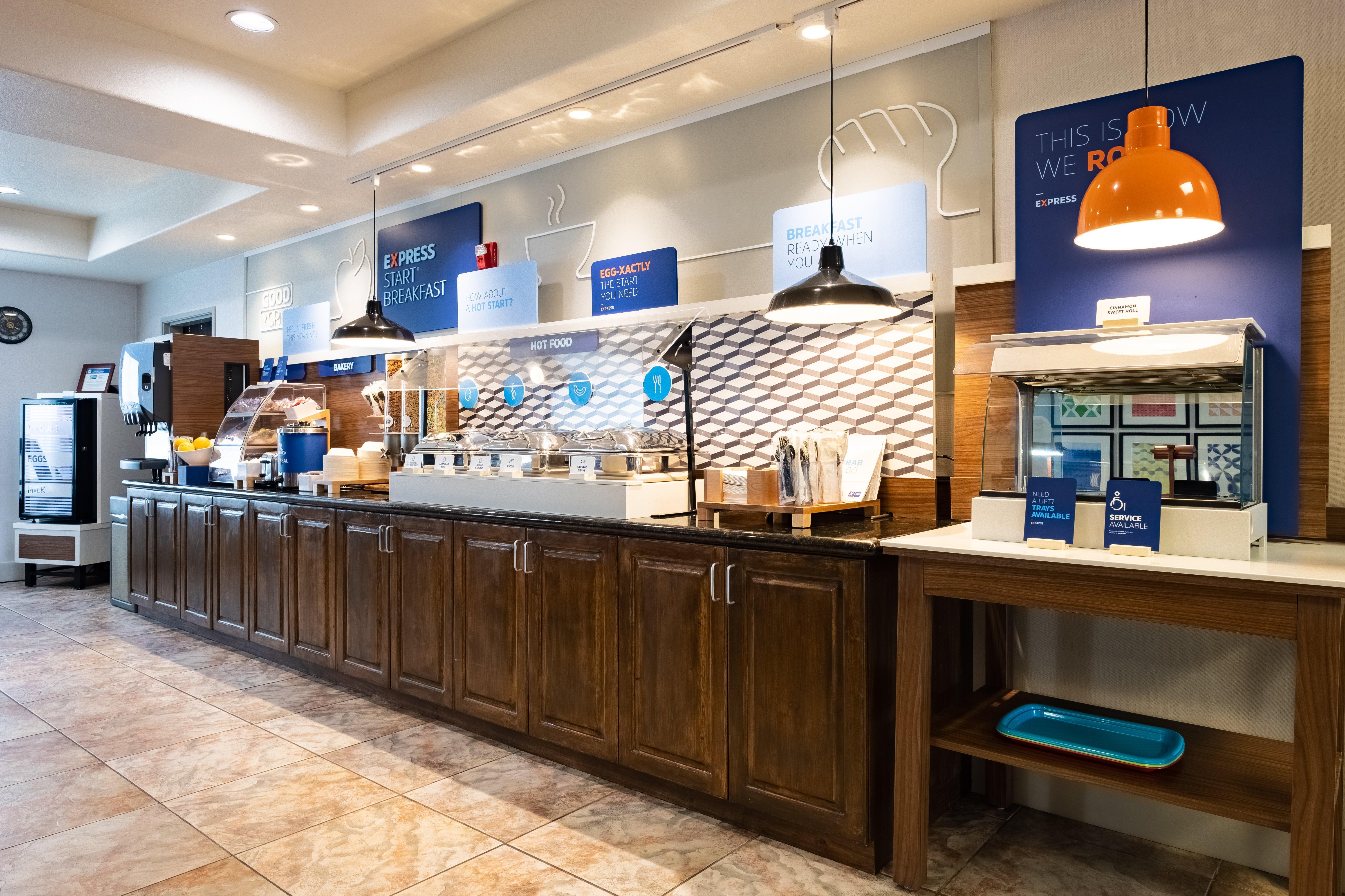 Holiday Inn Express Hotel & Suites Evanston By Ihg Εξωτερικό φωτογραφία