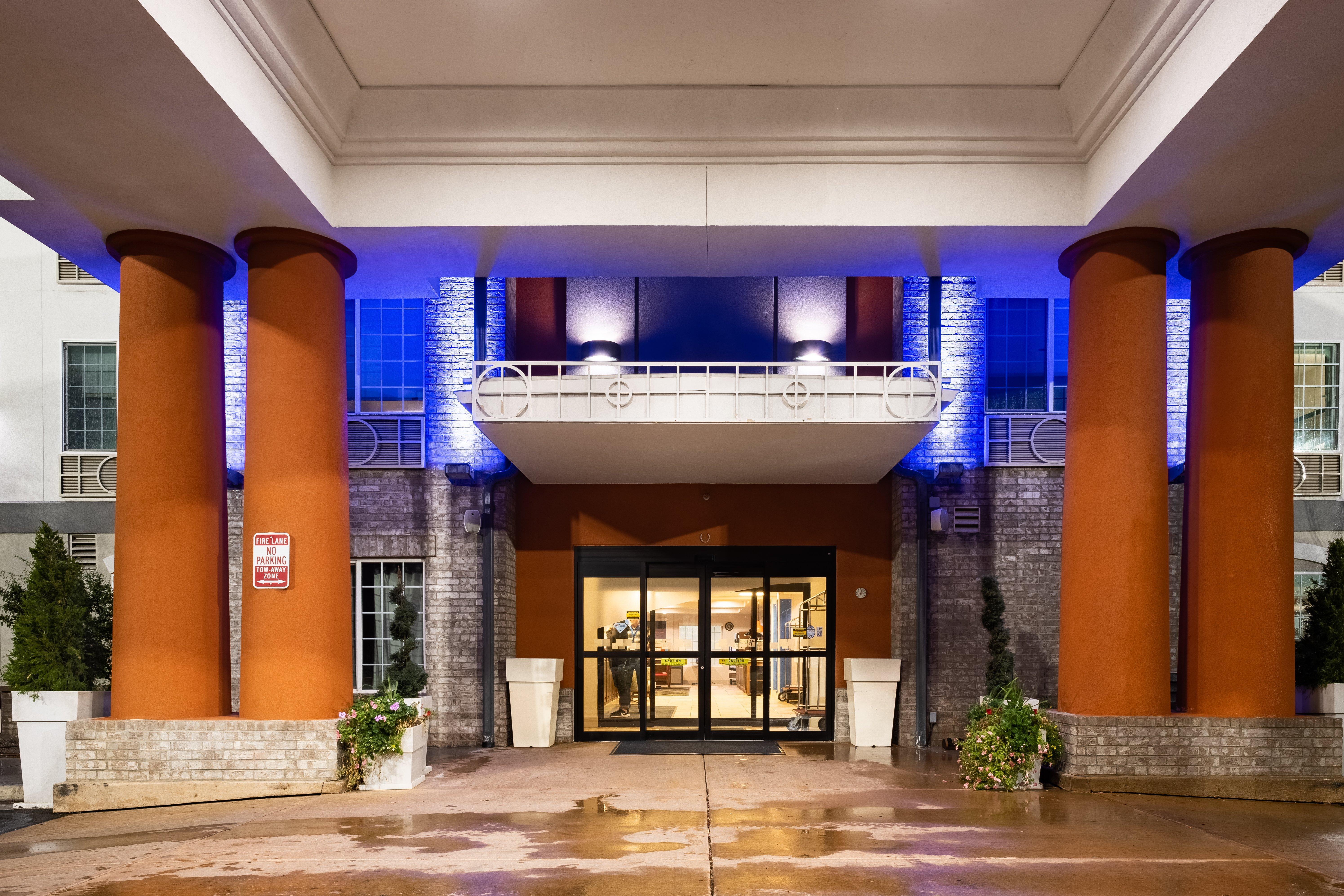 Holiday Inn Express Hotel & Suites Evanston By Ihg Εξωτερικό φωτογραφία